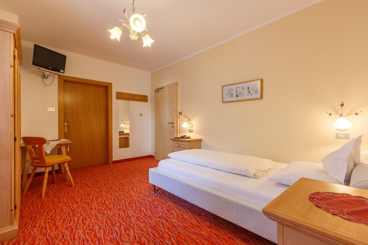 Hotel Amaten Brunico Zewnętrze zdjęcie